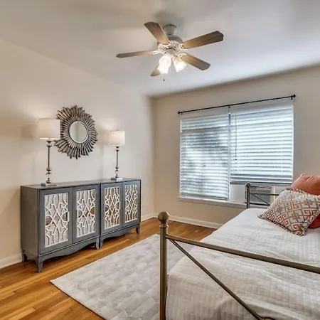 Blissful Stay In Alamo Heights